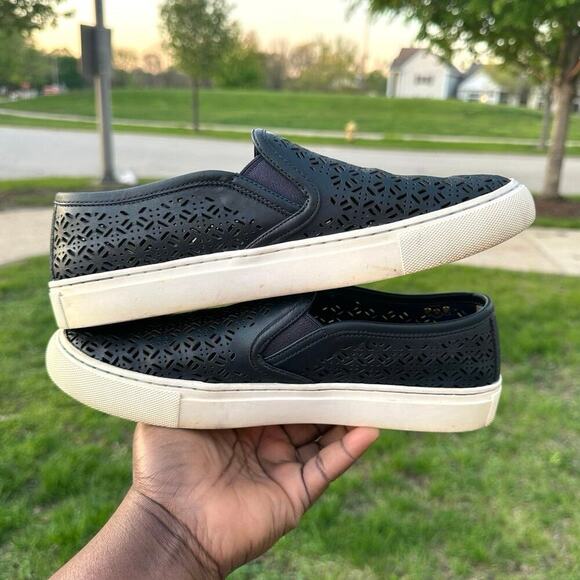 Tory Burch Women’s Lennon Laser Cut Perforated‎ Slip On Sneakers Size 8 Blue - Picture 9 of 17